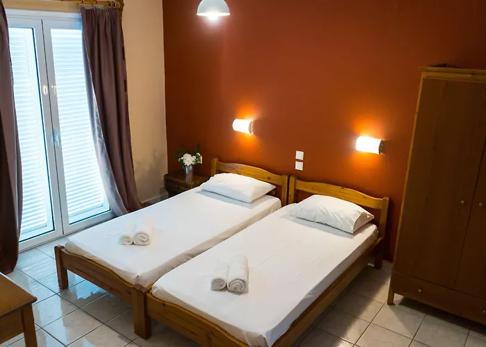 Act Art * העיירה סקיאתוס