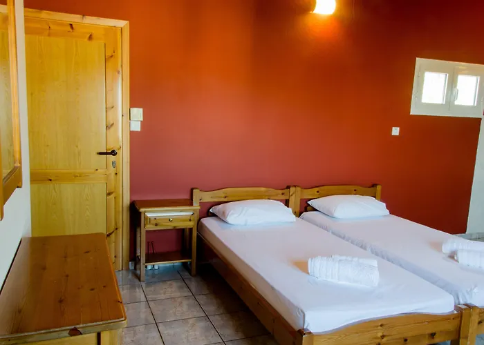 Act Art * העיירה סקיאתוס