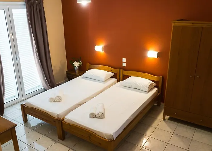 Act Art * העיירה סקיאתוס